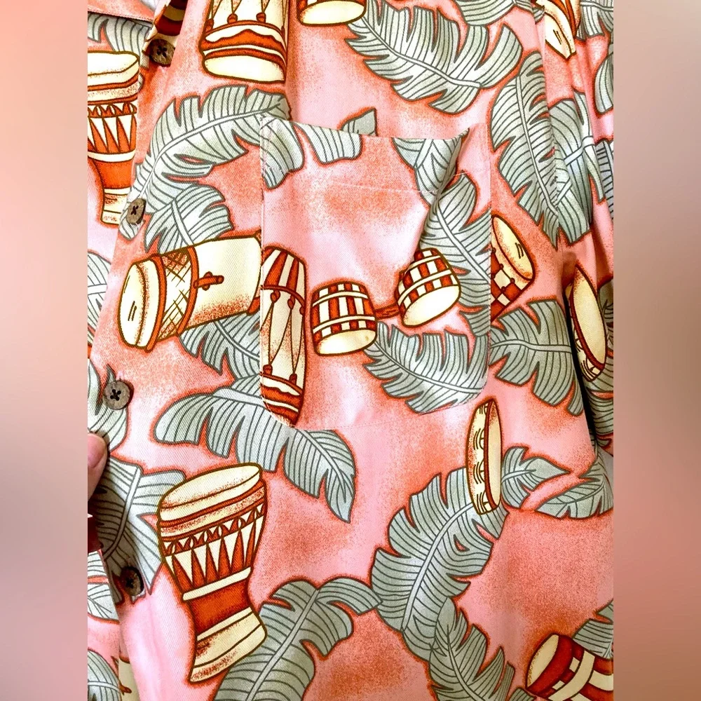 Tommy Bahama silk shirt - Picture 4 of 8